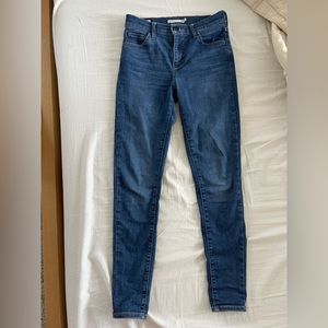 Women’s High Rise Super Skinny size 25